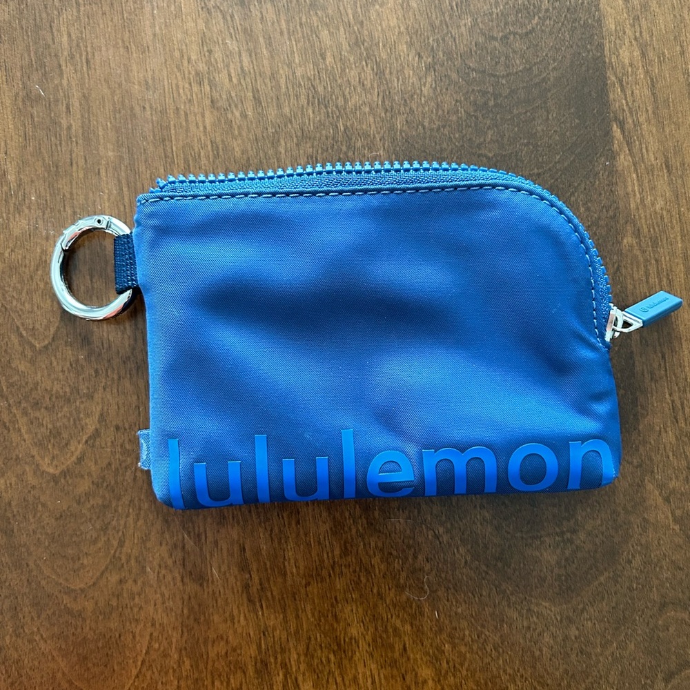 Casual Clippable Card Pouch